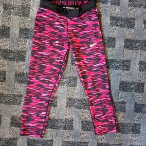 NIKE Womens Dri-Fit Cropped Tights Size XS Pink Black